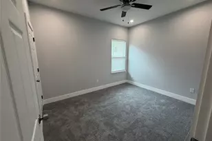 1300 Edison Ave, Baytown, TX 77520 - Photo 25