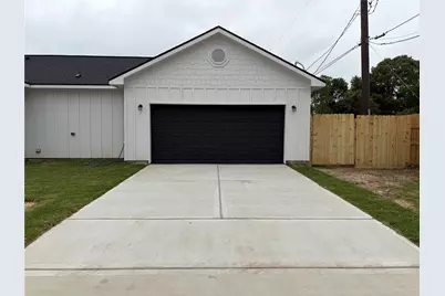 1300 Edison Avenue, Baytown, TX 77520 - Photo 3