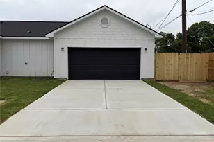 1300 Edison Ave, Baytown, TX 77520 - Photo 3
