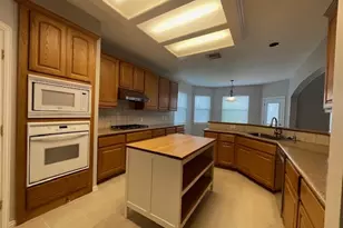 8519 Babbling Brook Ct, Sugar Land, TX 77479 - Photo 9