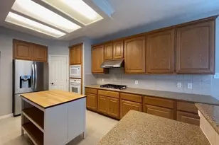 8519 Babbling Brook Ct, Sugar Land, TX 77479 - Photo 11