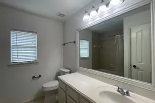 8519 Babbling Brook Ct, Sugar Land, TX 77479 - Photo 35