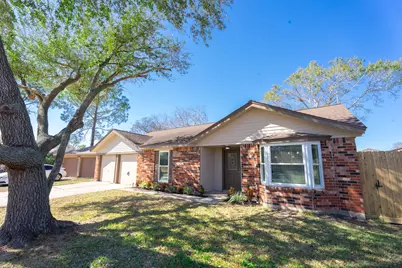 17511 Heritage Cove Drive, Webster, TX 77598 - Photo 3