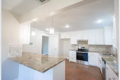 17511 Heritage Cove Drive, Webster, TX 77598 - Photo 9