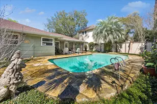 8611 Ferris Dr, Houston, TX 77096 - Photo 31