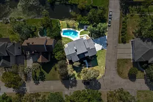 18646 Martinique Dr, Houston, TX 77058 - Photo 47