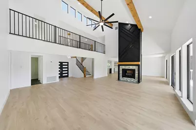 18646 Martinique Drive, Houston, TX 77058 - Photo 9