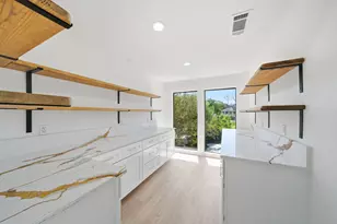 18646 Martinique Dr, Houston, TX 77058 - Photo 37