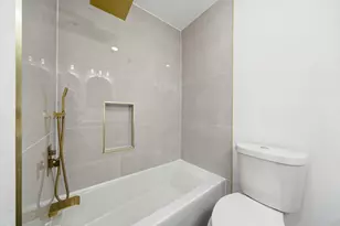 18646 Martinique Dr, Houston, TX 77058 - Photo 35