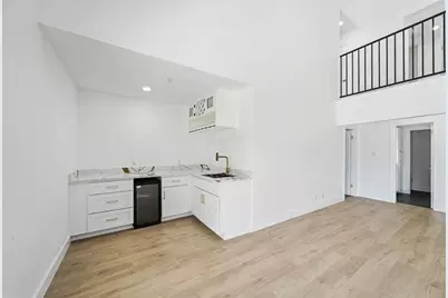 18646 Martinique Drive, Houston, TX 77058 - Photo 7