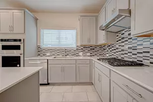 10511 Blankiet Ln., Houston, TX 77025 - Photo 15