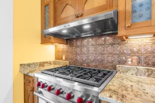 1301 Broadway St, Galveston, TX 77550 - Photo 17