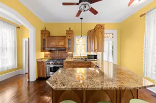 1301 Broadway St, Galveston, TX 77550 - Photo 9