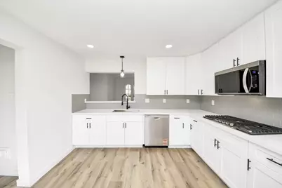 6511 Bayou Crest Drive, Houston, TX 77088 - Photo 7