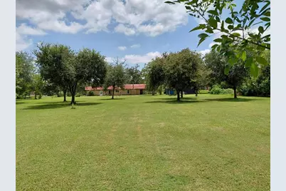 1231 County Road 201A, Angleton, TX 77515 - Photo 5