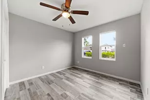 130 April Point Dr N, Conroe, TX 77356 - Photo 9