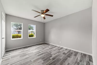 130 April Point Drive N, Conroe, TX 77356 - Photo 7
