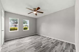 130 April Point Dr N, Conroe, TX 77356 - Photo 7