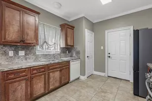 8906 Intervale St, Houston, TX 77075 - Photo 5