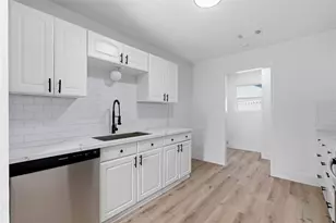 9809 Wren Ct, Conroe, TX 77385 - Photo 11