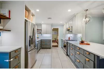 4717 Benning Drive, Houston, TX 77035 - Photo 5