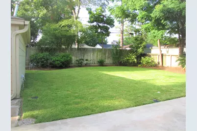 10014 Cedardale Drive, Houston, TX 77055 - Photo 23