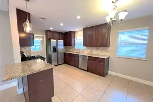 10014 Cedardale Dr, Houston, TX 77055 - Photo 9