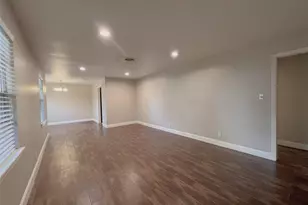 10014 Cedardale Dr, Houston, TX 77055 - Photo 5