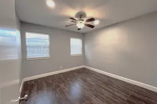 10014 Cedardale Dr, Houston, TX 77055 - Photo 17