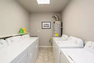 317 Eastwood St, Houston, TX 77011 - Photo 11