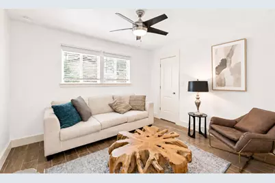 10611 Deerwood Road, Houston, TX 77042 - Photo 7