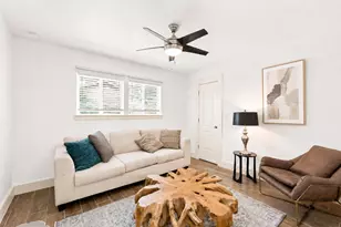 10611 Deerwood Rd, Houston, TX 77042 - Photo 7