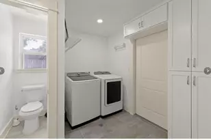 10611 Deerwood Rd, Houston, TX 77042 - Photo 25