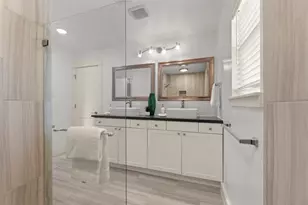 10611 Deerwood Rd, Houston, TX 77042 - Photo 19