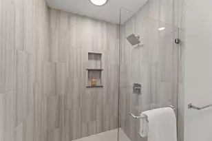 10611 Deerwood Rd, Houston, TX 77042 - Photo 21