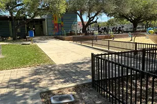 8818 Ilona Ln, Houston, TX 77025 - Photo 17