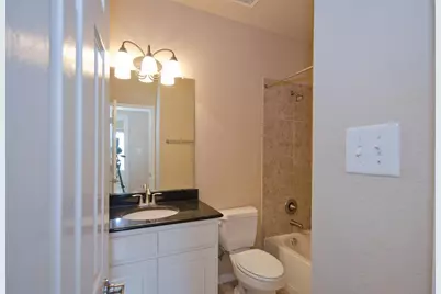 7 Umbria Lane, The Woodlands, TX 77382 - Photo 9