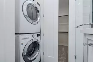 1123 W 17th St, Houston, TX 77008 - Photo 17