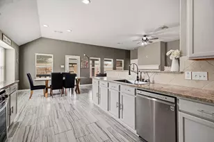 5202 Camarosa Dr, Pasadena, TX 77504 - Photo 11