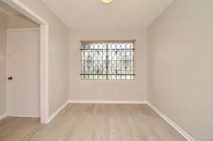 5243 Greylog Dr, Houston, TX 77048 - Photo 7