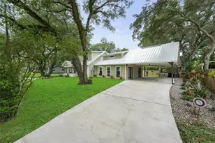 35 Bounty St, Blessing, TX 77419 - Photo 3