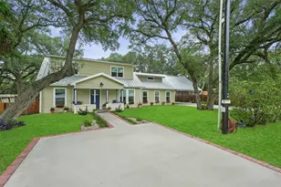 35 Bounty St, Blessing, TX 77419 - Photo 3