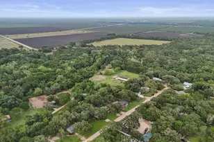 35 Bounty St, Blessing, TX 77419 - Photo 35