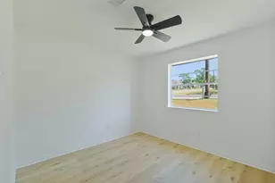 221 N Baron St, Bellville, TX 77418 - Photo 21