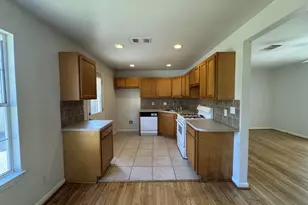 216 Gale St, Houston, TX 77009 - Photo 5
