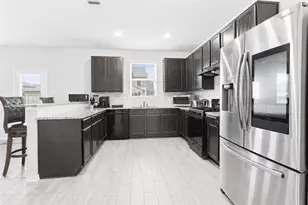 128 Shining Pt Dr, Waller, TX 77484 - Photo 5