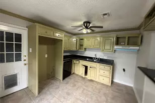 601 N 12th St, La Porte, TX 77571 - Photo 7