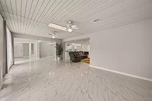 5207 Bent Bough Ln, Houston, TX 77088 - Photo 9