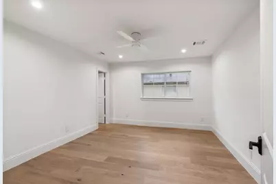 2 Twin Circle Drive, Houston, TX 77042 - Photo 17
