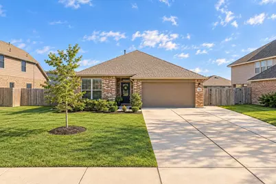 7106 Hillside Avenue, Mont Belvieu, TX 77523 - Photo 3